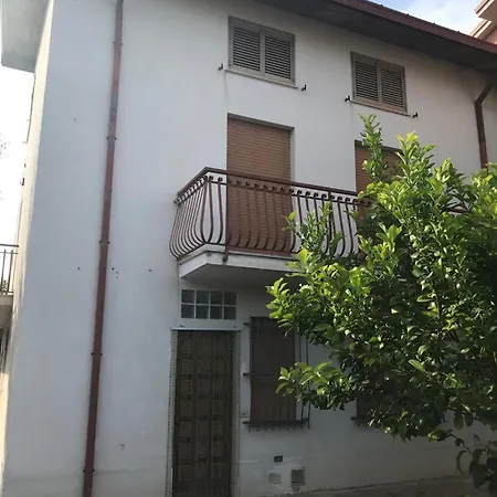 Tra Gli Ulivi Apartment *